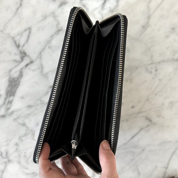 Michael Kors Black Wallet with silver hardware excellent to new condition - Picture 4 of 5